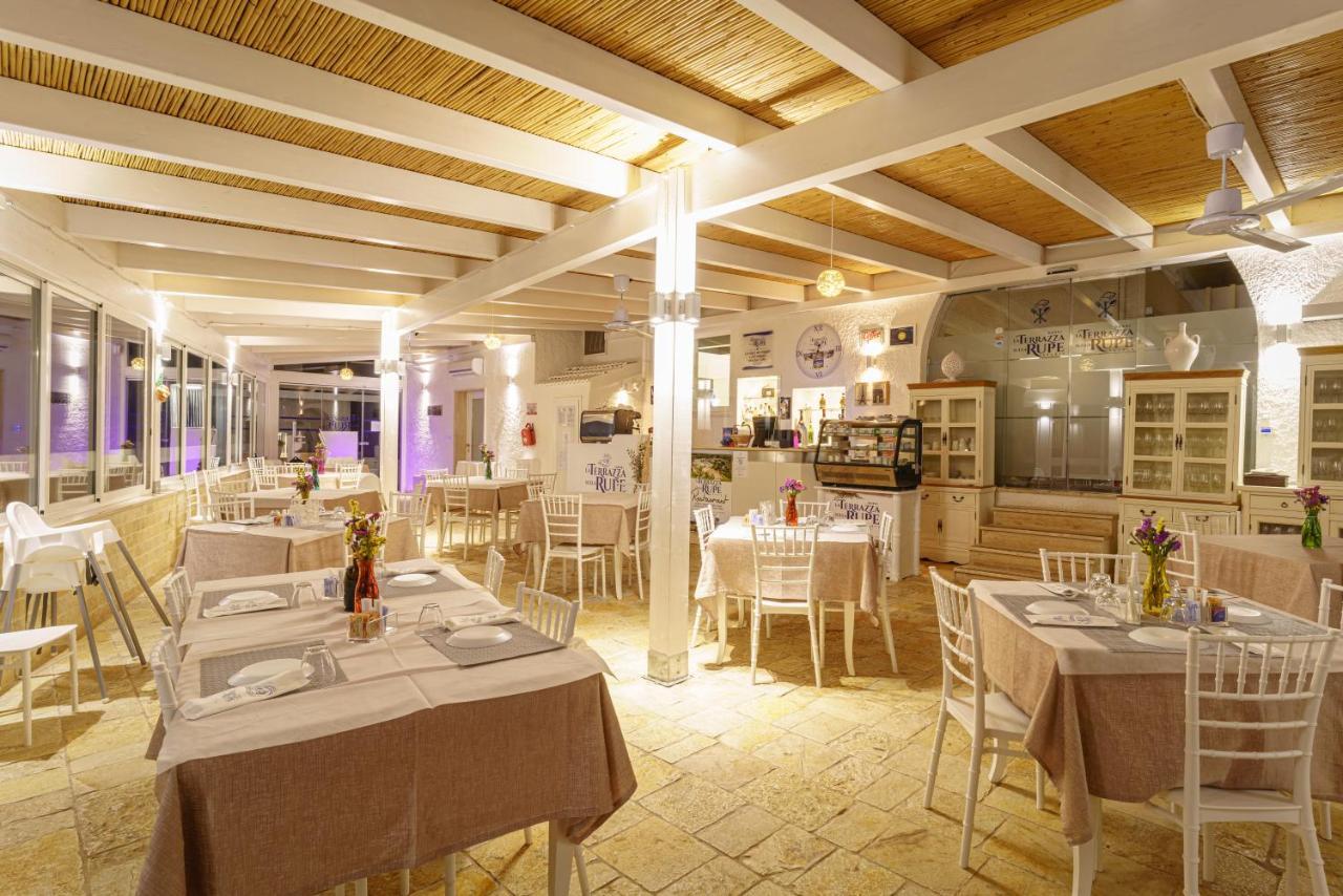 Отель La Terrazza Sulla Rupe Relais Остуни Экстерьер фото