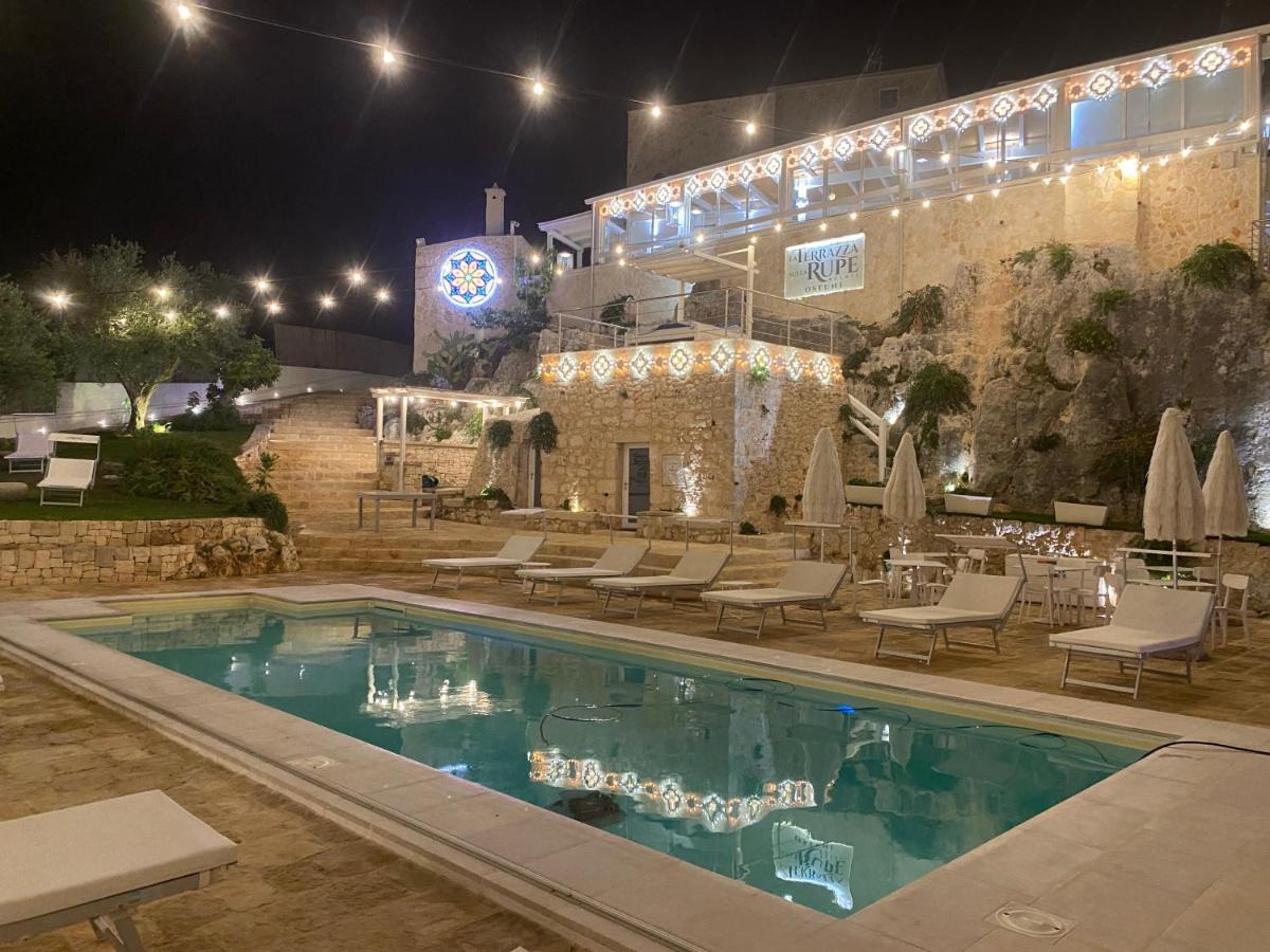 Отель La Terrazza Sulla Rupe Relais Остуни Экстерьер фото