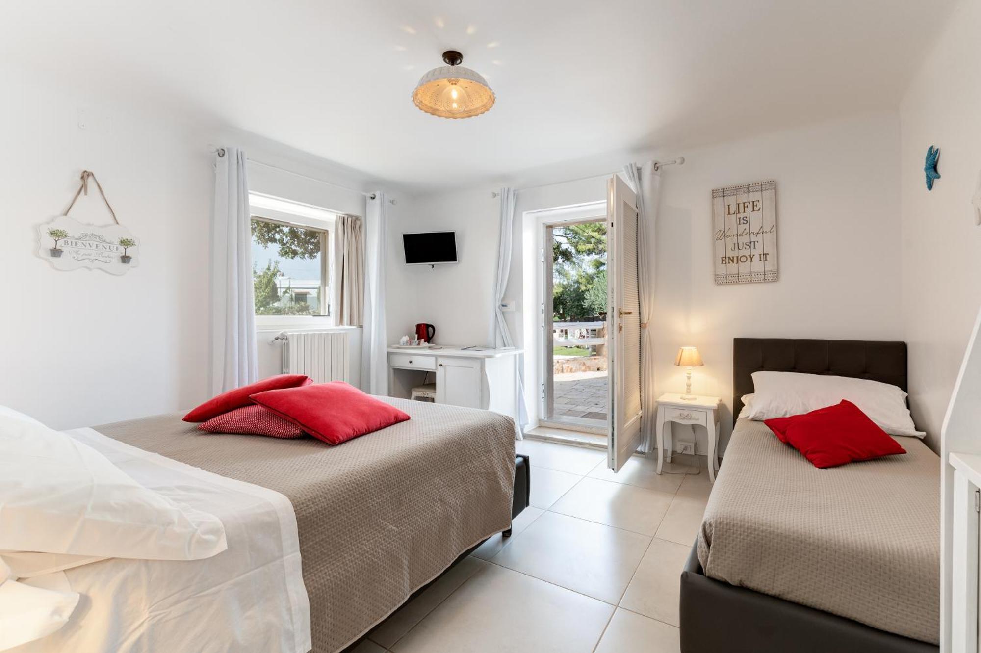 Отель La Terrazza Sulla Rupe Relais Остуни Экстерьер фото