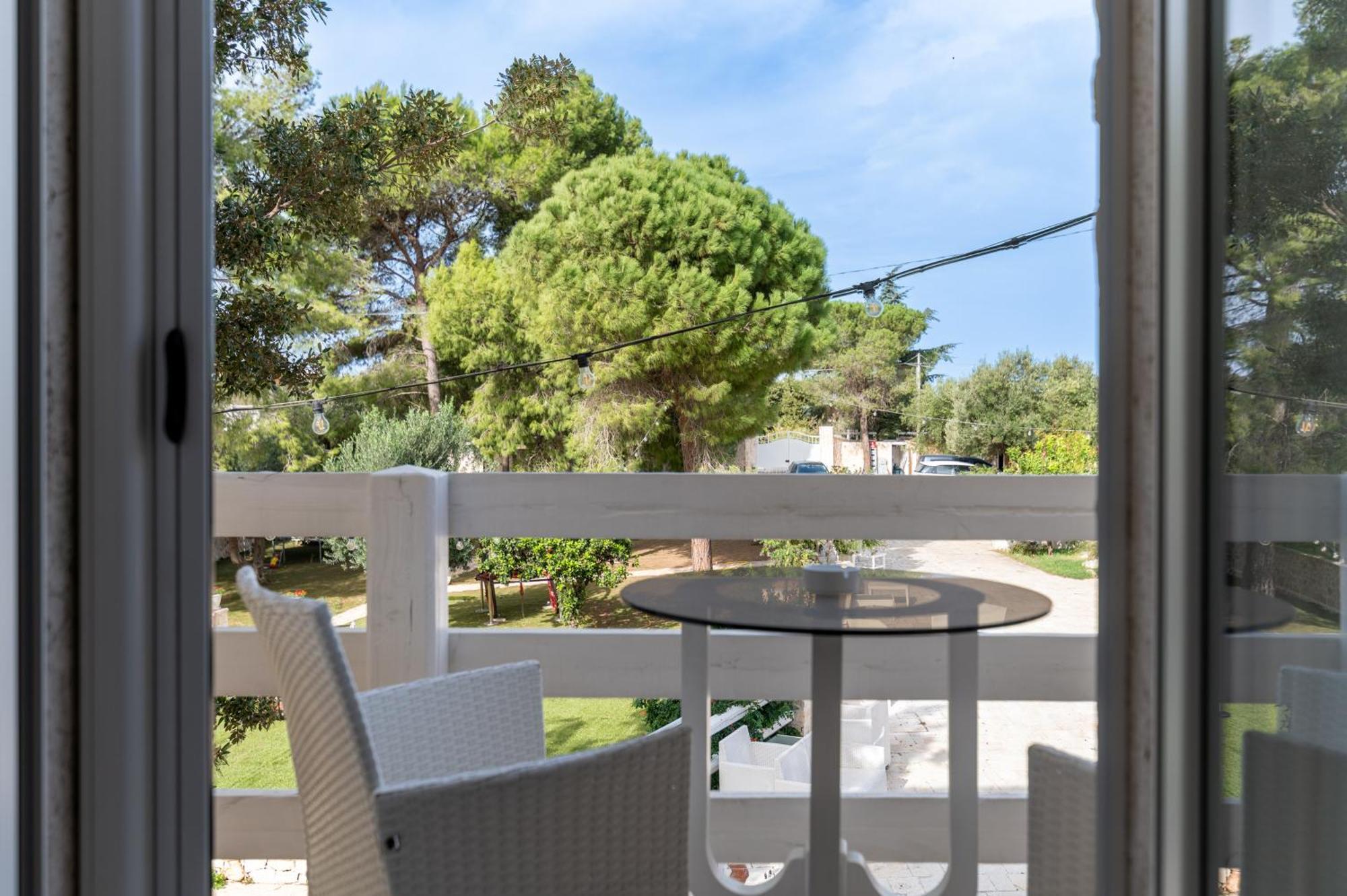 Отель La Terrazza Sulla Rupe Relais Остуни Экстерьер фото